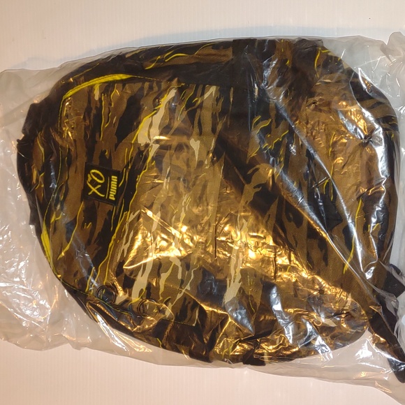 ๐บPUMA x XO Backpack in Camo - Picture 14 of 15
